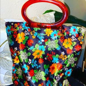 Floral print purse with wooden handles